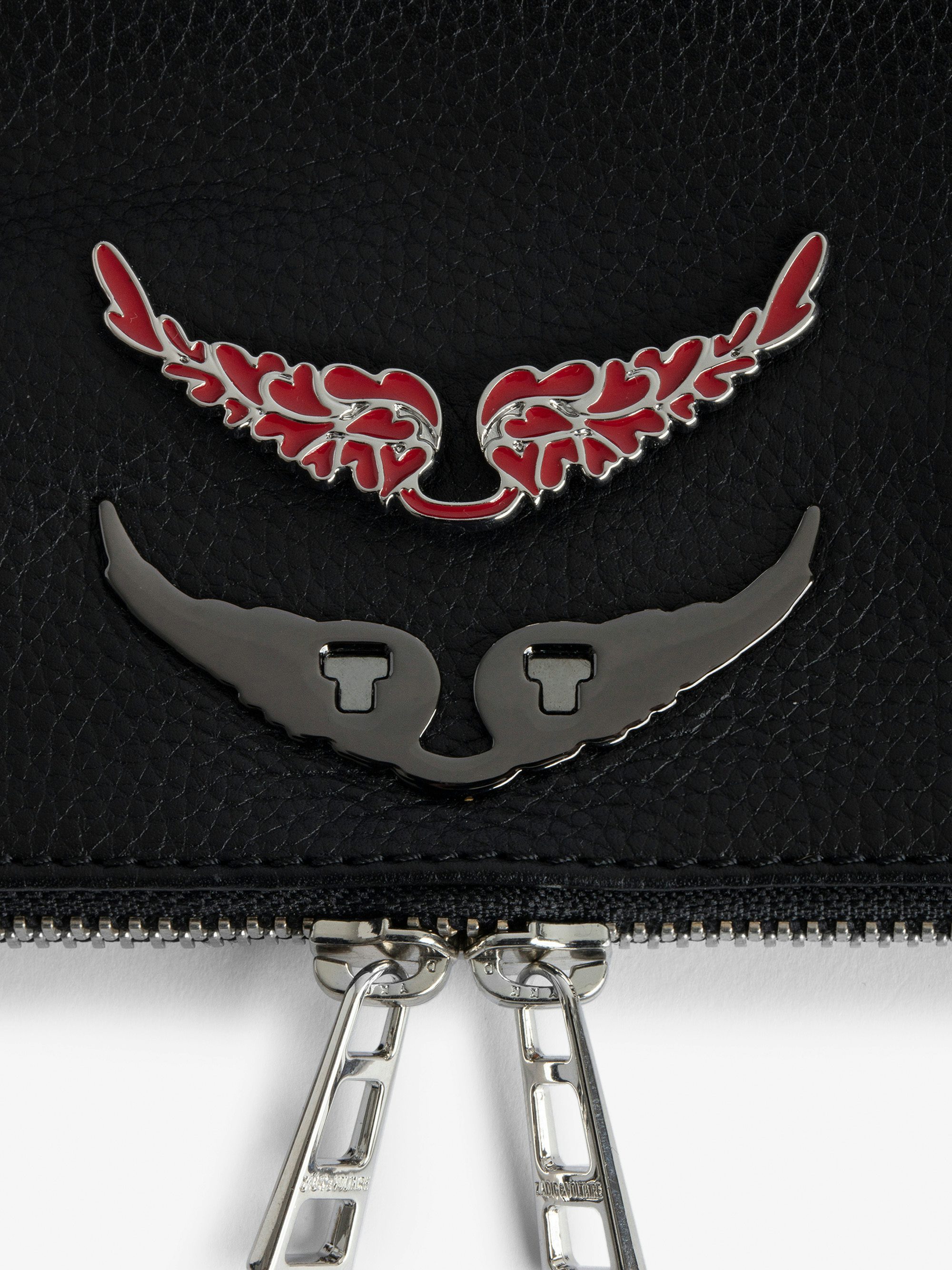 Charm Swing Your Wings Hearts - Charm ailes à clipser sur un sac Swing your Wings, conçu pour personnaliser exclusivement cette gamme de sacs.